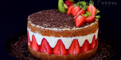 Strawberry Cake with White Chocolate Cream